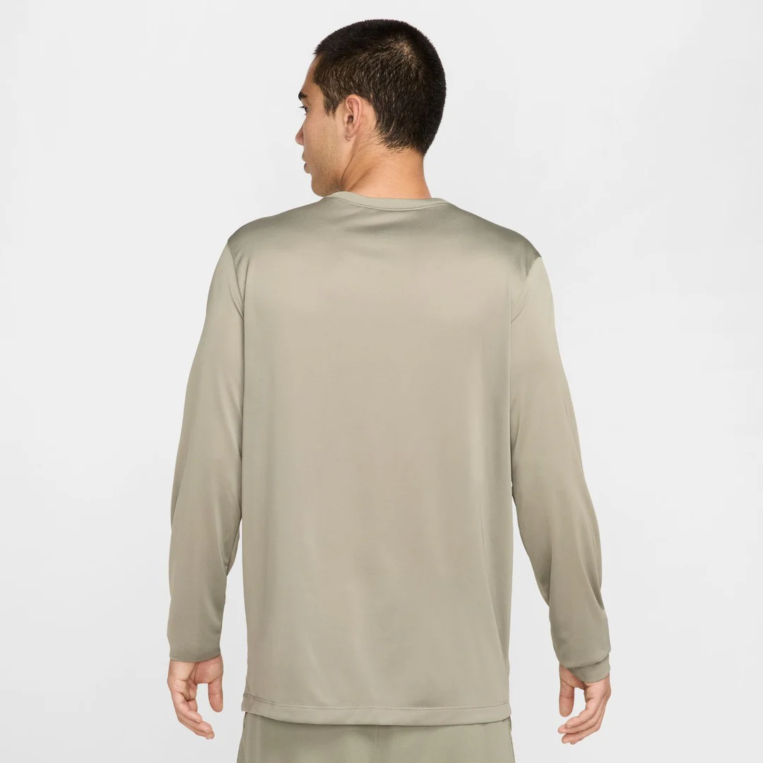 Nike Men's Dri-Fit Legend Long Sleeve Shirt - Image 11