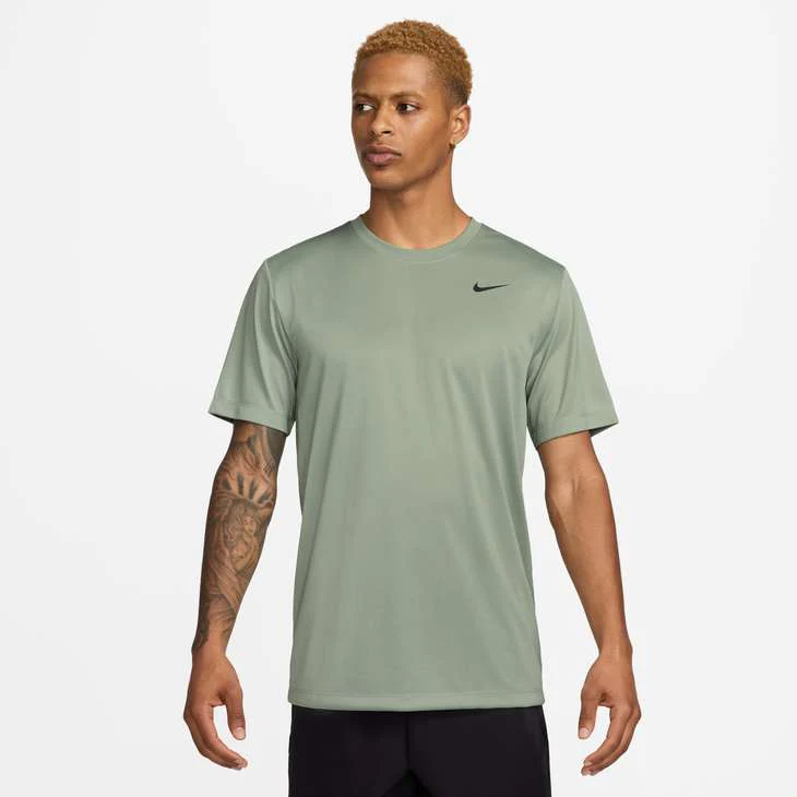 Nike Men's Dri-Fit Legend T-Shirt - Image 11