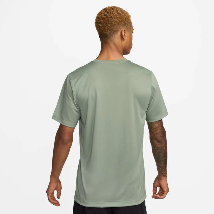 Nike Men's Dri-Fit Legend T-Shirt - Image 12