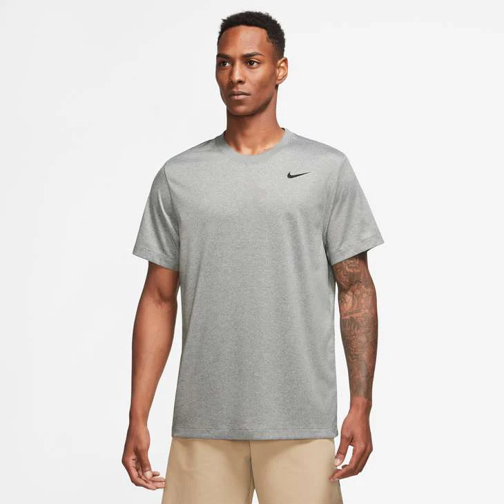 Nike Men's Dri-Fit Legend T-Shirt - Image 13