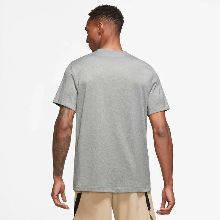 Nike Men's Dri-Fit Legend T-Shirt - Image 14