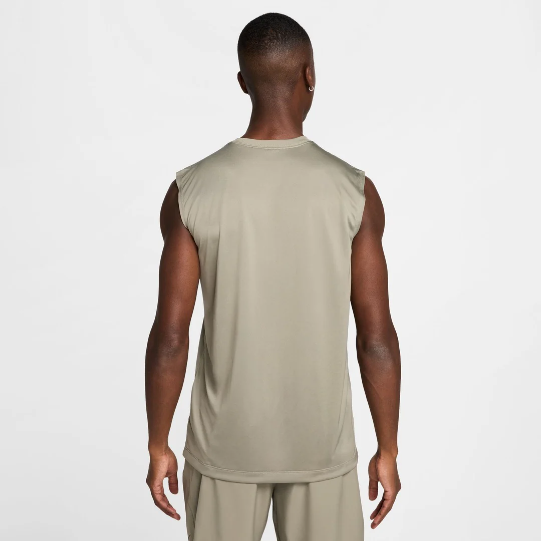 Nike Men's Dri-Fit Legend Tank-Top - Image 8