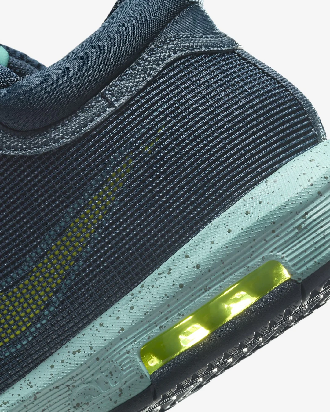 Nike Senior LeBron Witness 8 Basketball Shoes - Image 33