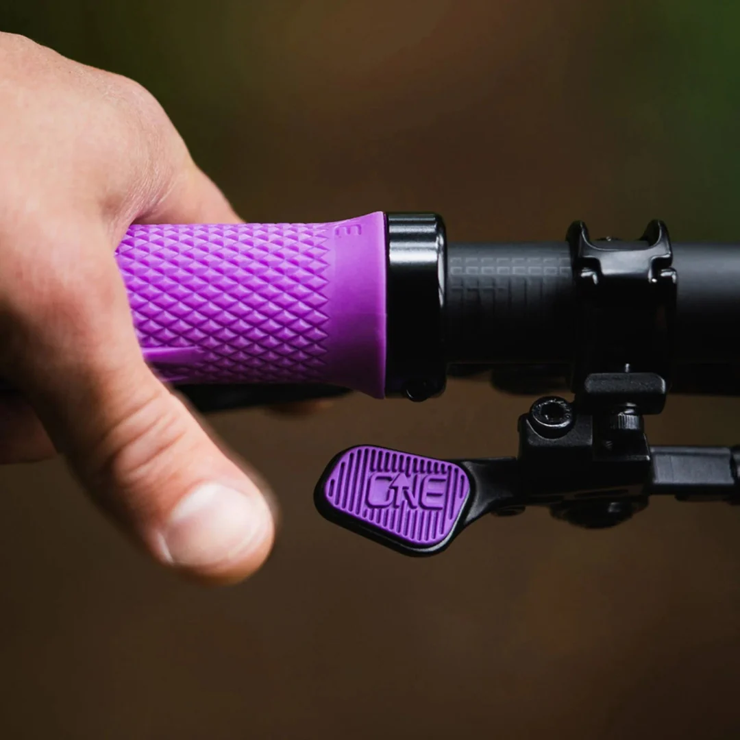 OneUp V3+ Black Cushion (No Clamps) Dropper Post Remote - Image 2
