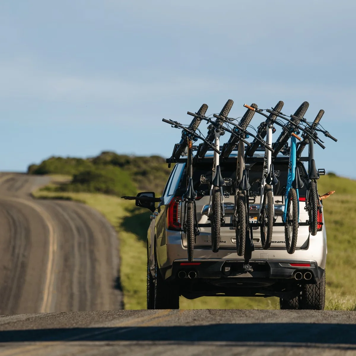 Thule ReVert 6-Bike Hitch Mounted Bike Rack - Image 5