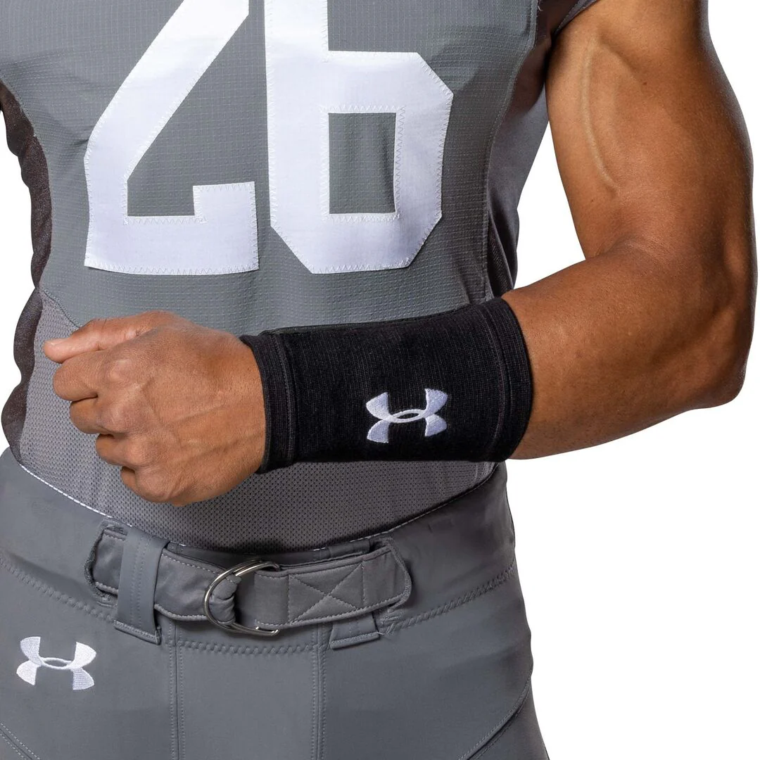 Under Armour Senior 3 Window Football Wrist Coach - Image 4