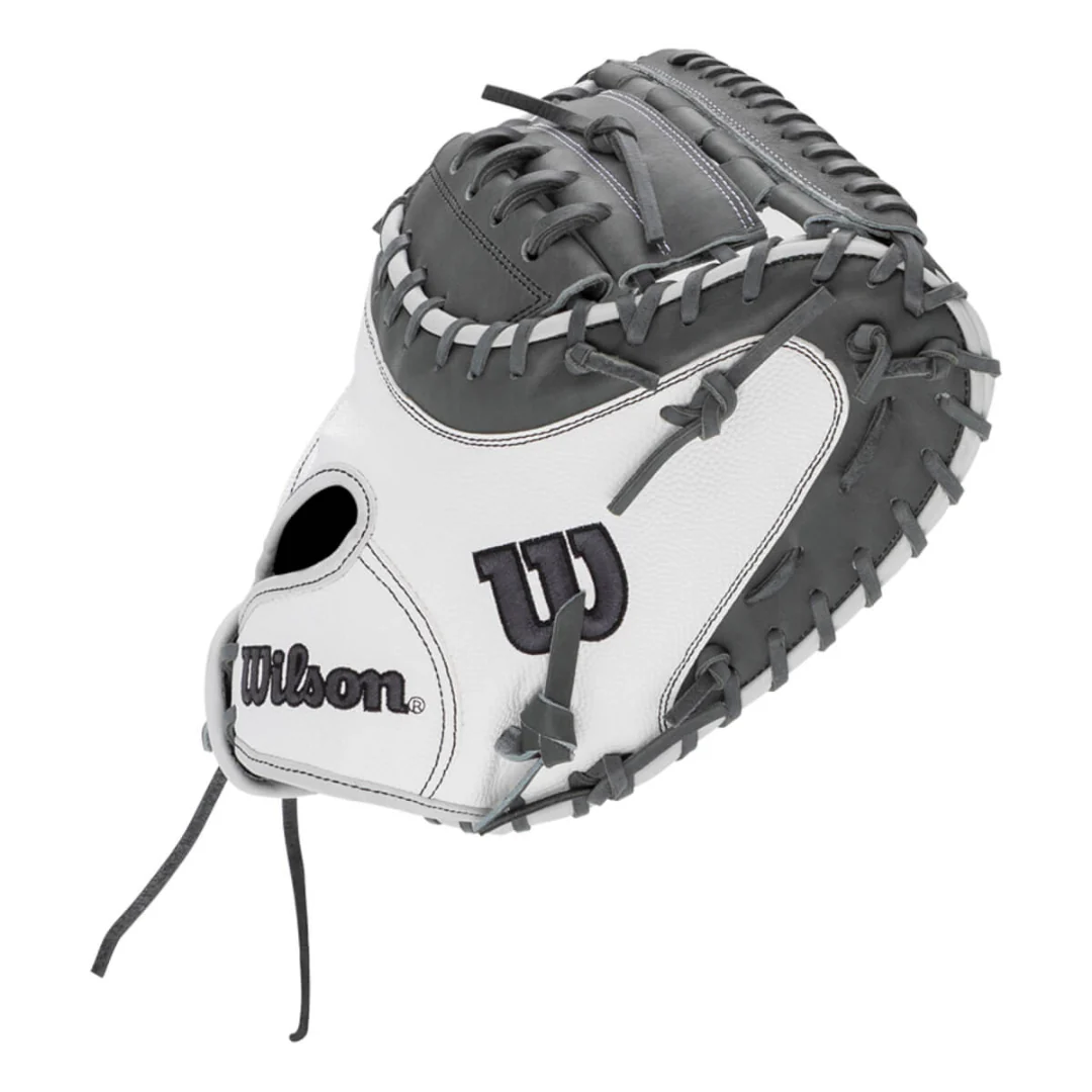 Wilson 34" A2000FP Classic CM23 Catcher's Mitt - Image 3